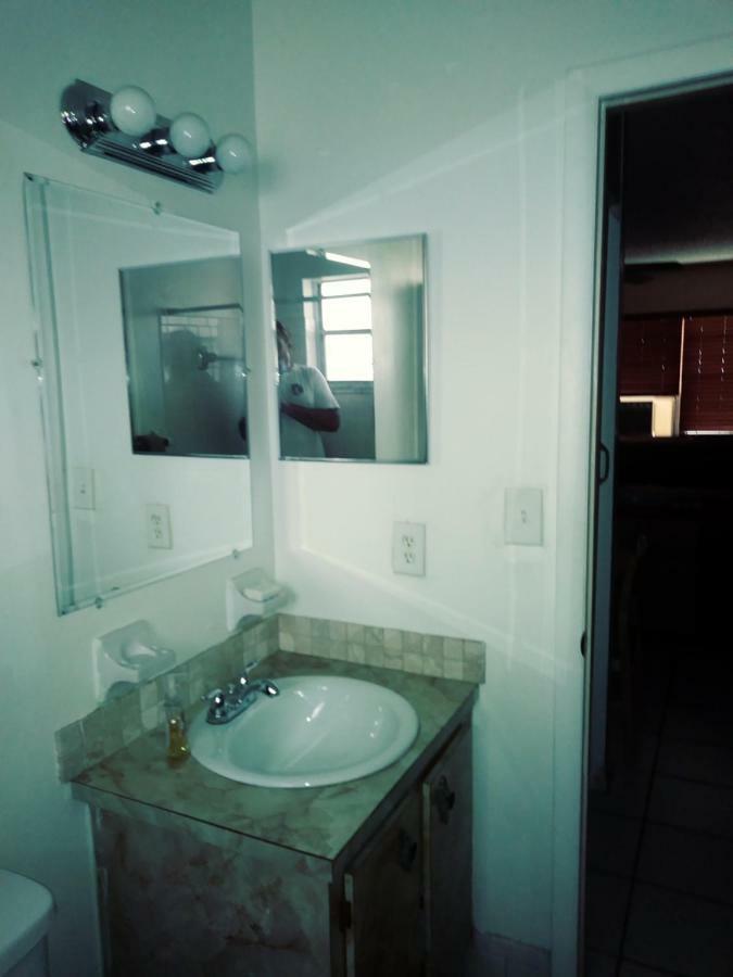 Ferienwohnung Newly Furnished Large, Clean, Quiet Private Unit Fort Lauderdale Exterior foto